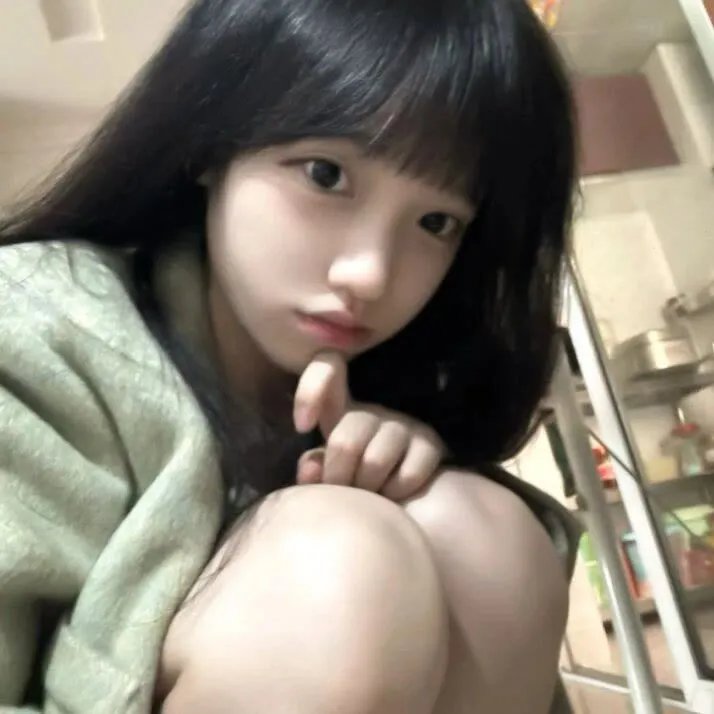 踉跄女孩