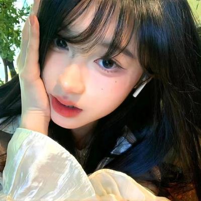 单车上的少女